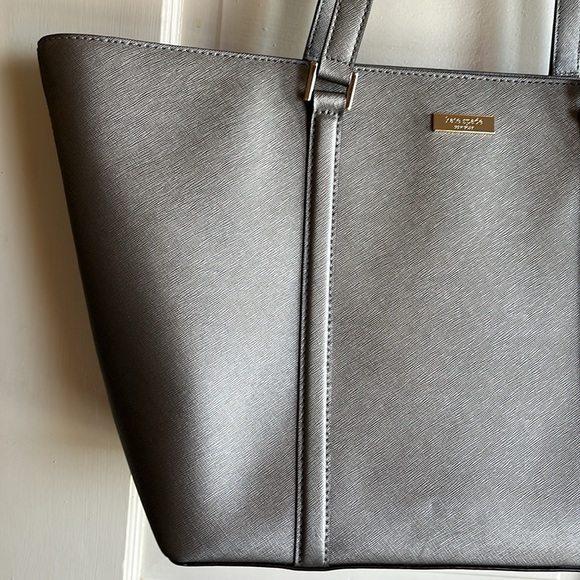 Kate Spade- Newbury
Lane Dally Extra Large Leather Tote (Pewter) - Picture 13 of 14